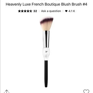 New It Cosmetics Blush Brush